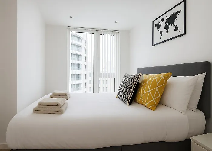 Chic Hoxton Apartment