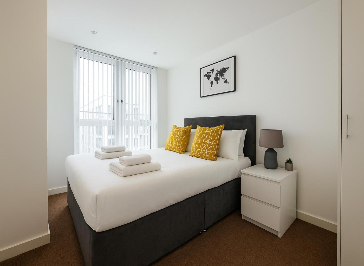 Chic Hoxton Apartment